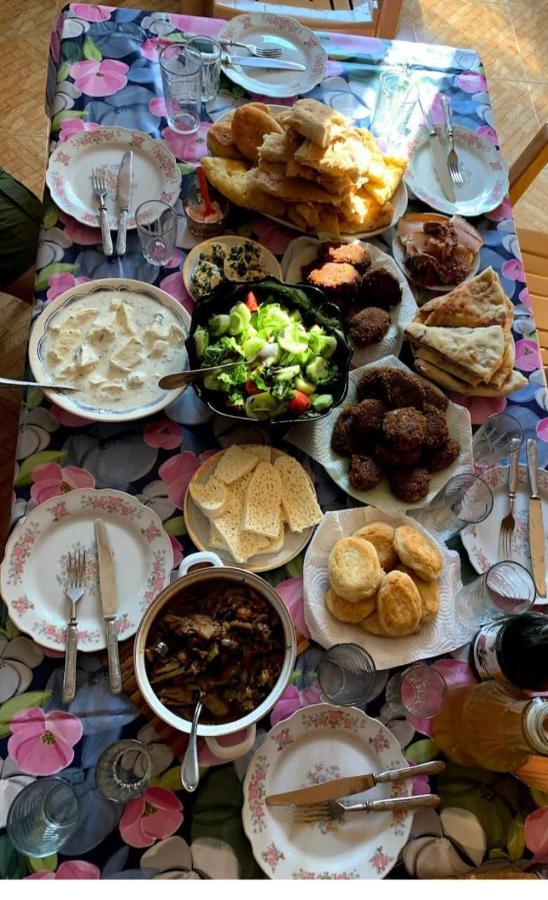 Guest House Lailashi Surmushi Екстериор снимка