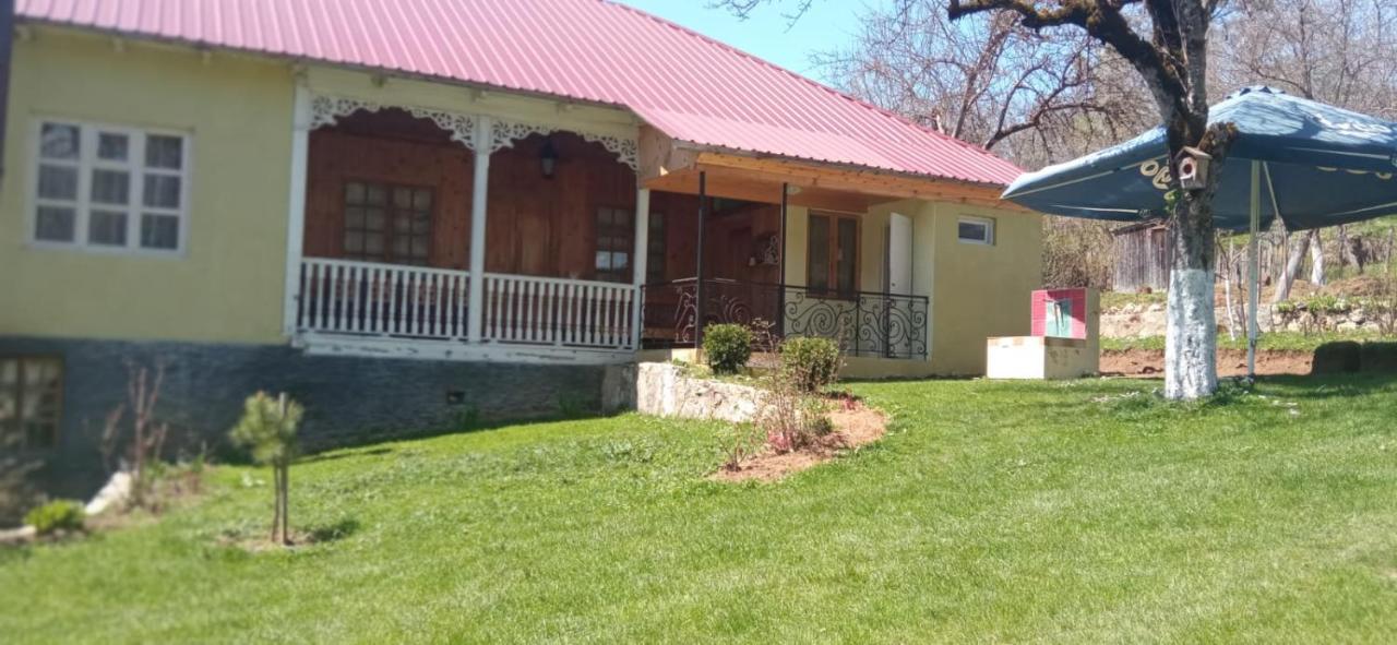 Guest House Lailashi Surmushi Екстериор снимка