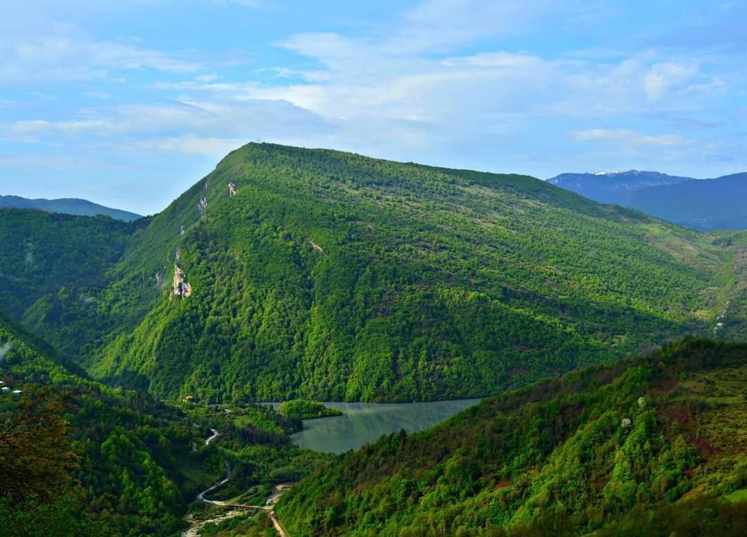 Guest House Lailashi Surmushi Екстериор снимка
