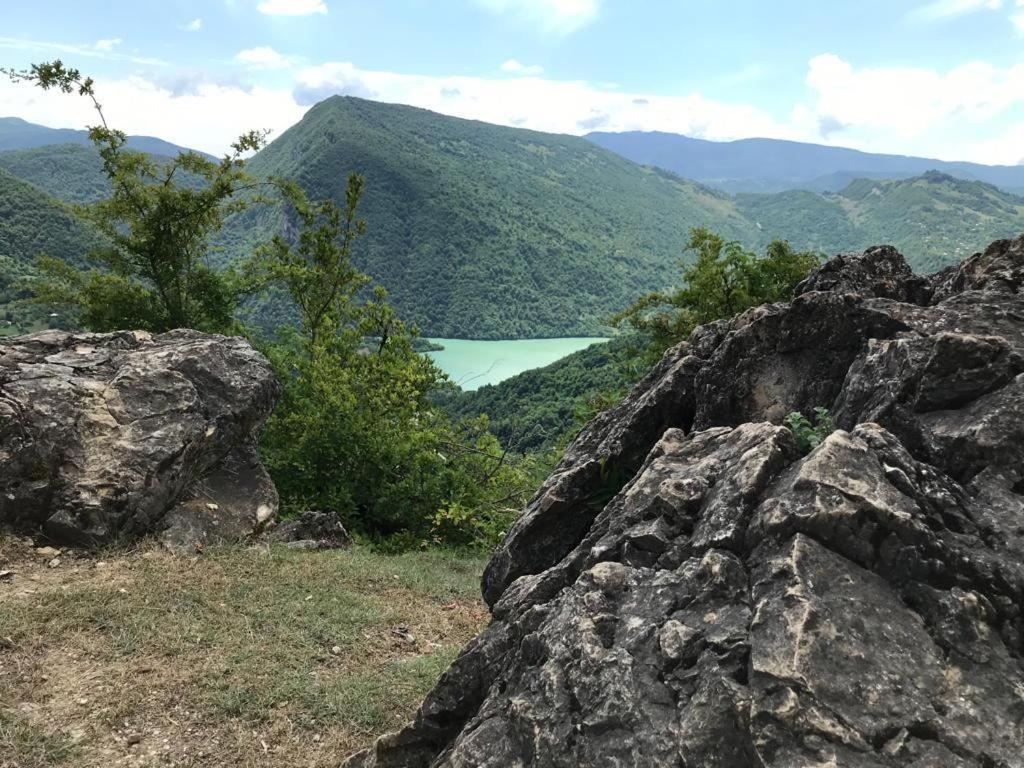 Guest House Lailashi Surmushi Екстериор снимка
