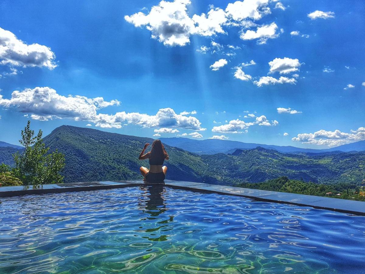 Guest House Lailashi Surmushi Екстериор снимка
