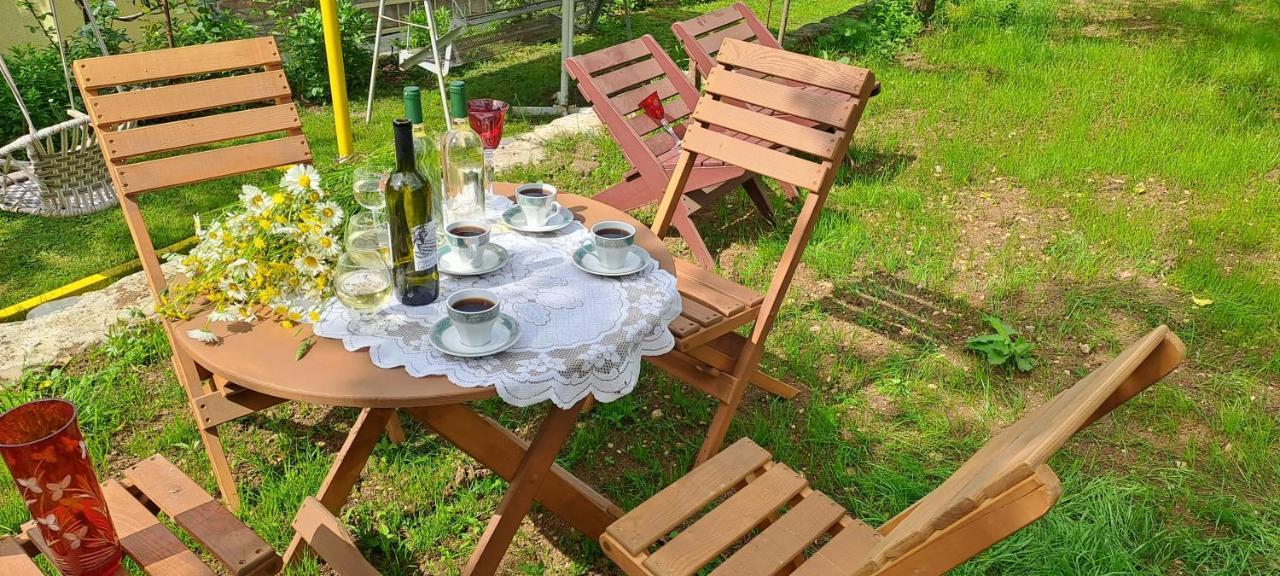 Guest House Lailashi Surmushi Екстериор снимка