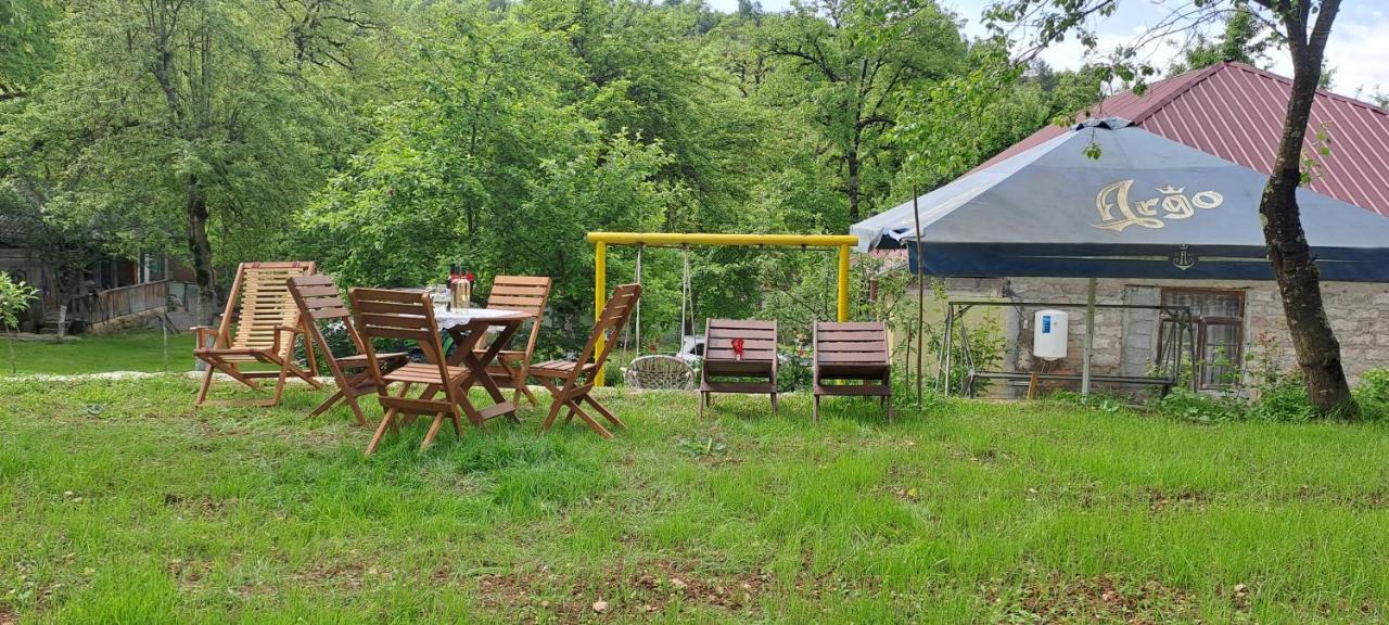 Guest House Lailashi Surmushi Екстериор снимка