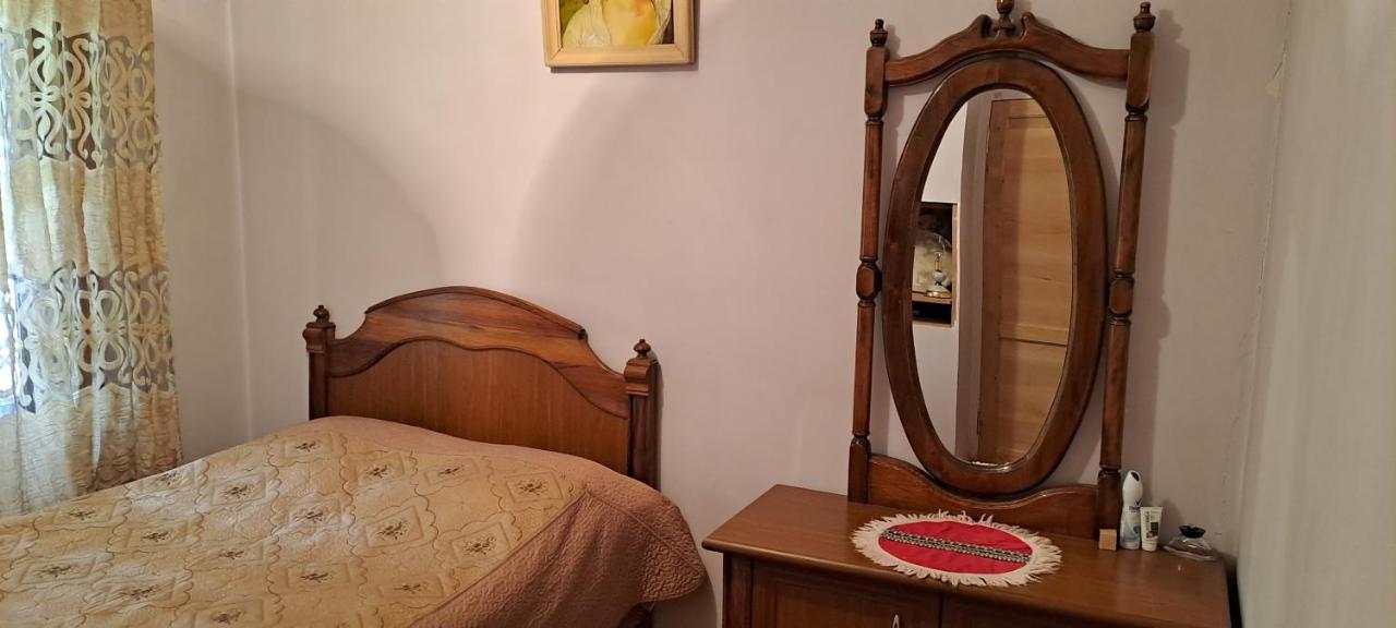 Guest House Lailashi Surmushi Екстериор снимка