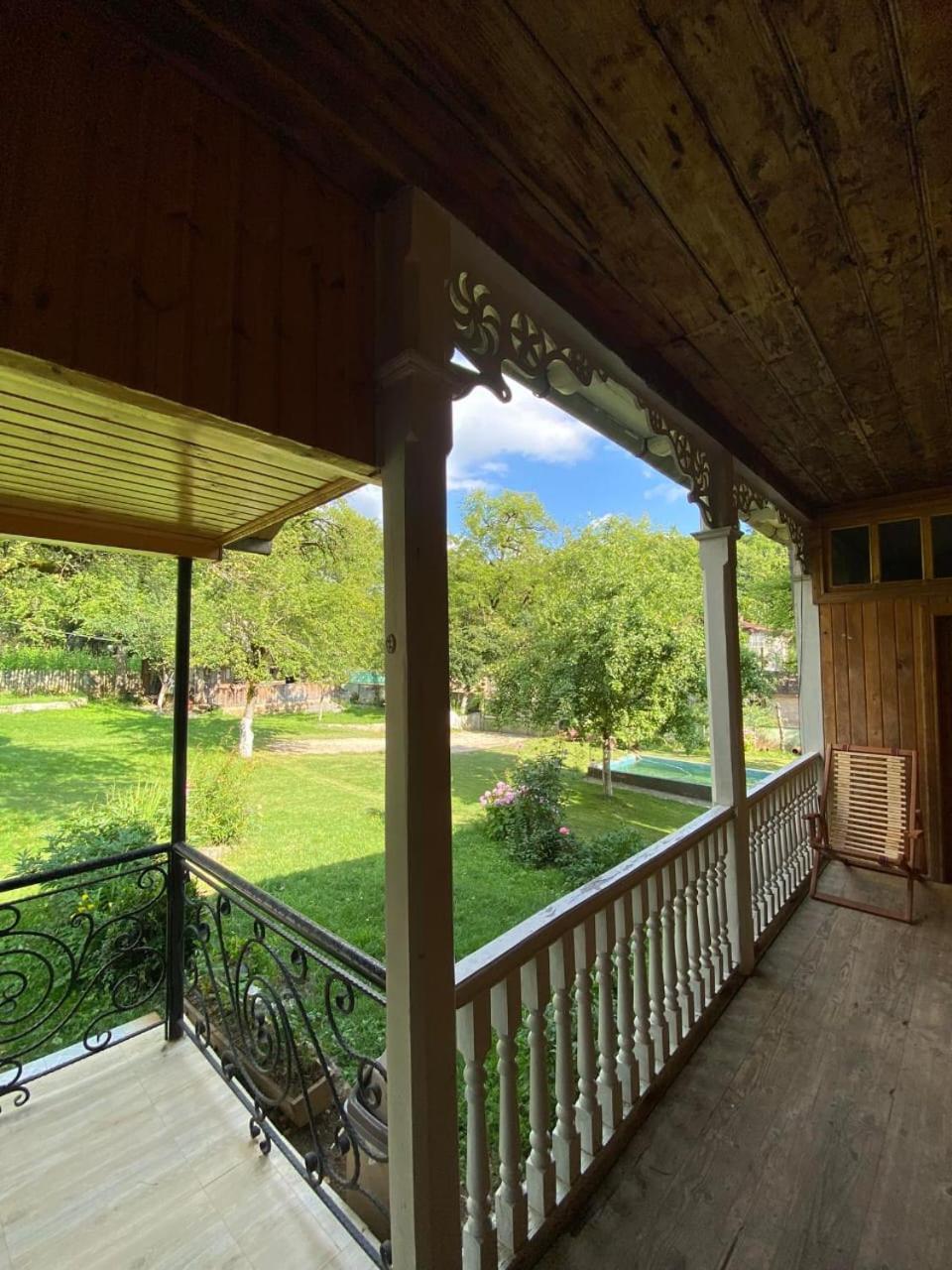 Guest House Lailashi Surmushi Екстериор снимка